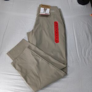 NWT Eddie Bauer Women's Tan Horizon Straight Ankle Pants Size 8. UUCP